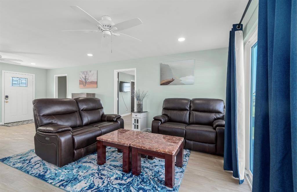 Apartment for rent at 1019 Treaty Dr, Freeport, TX 77541