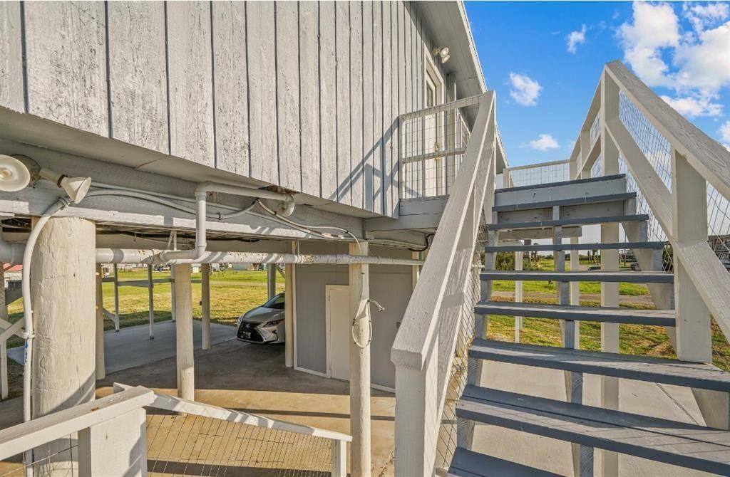 Apartment for rent at 1019 Treaty Dr, Freeport, TX 77541