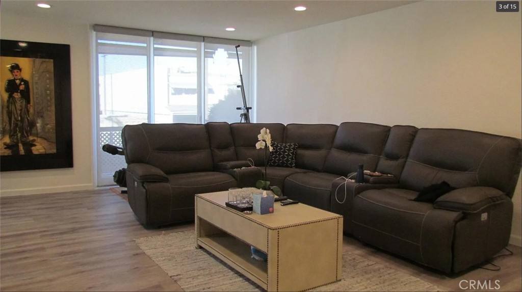Townhouse for rent at 22041 Costanso St #103, Woodland Hills, CA 91364