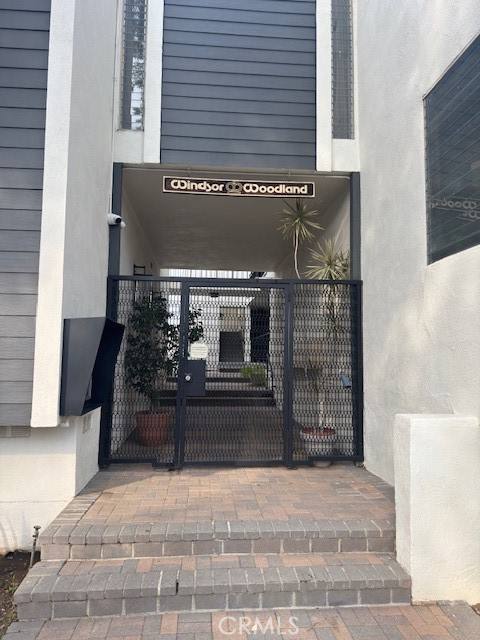 Townhouse for rent at 22041 Costanso St #103, Woodland Hills, CA 91364