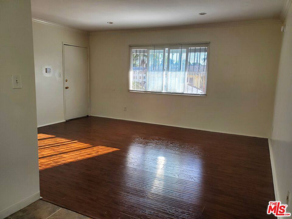 Apartment for rent at 1059 S Norton Ave #10, Los Angeles, CA 90019