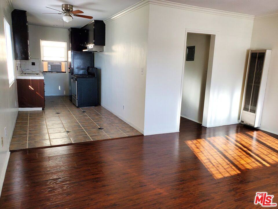 Apartment for rent at 1059 S Norton Ave #10, Los Angeles, CA 90019