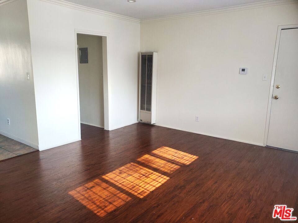 Apartment for rent at 1059 S Norton Ave #10, Los Angeles, CA 90019