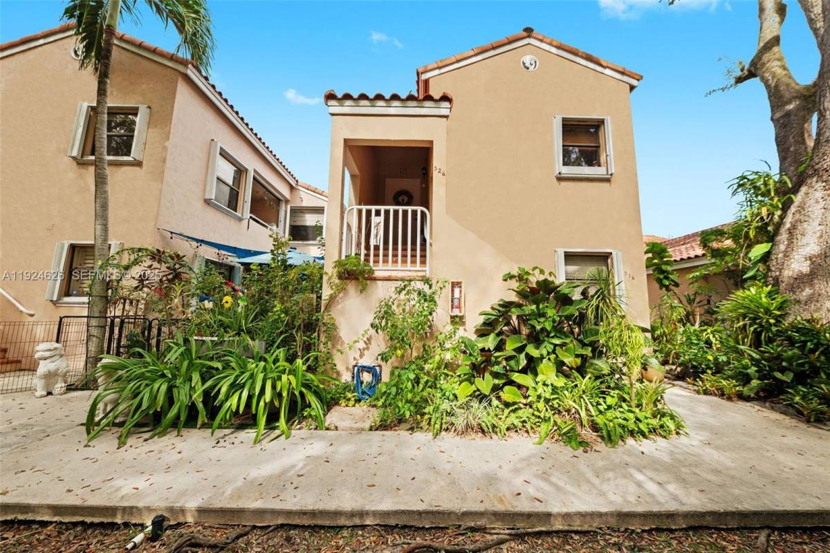 Townhouse for rent at 11840 SW 80th St #526, Miami, FL 33183