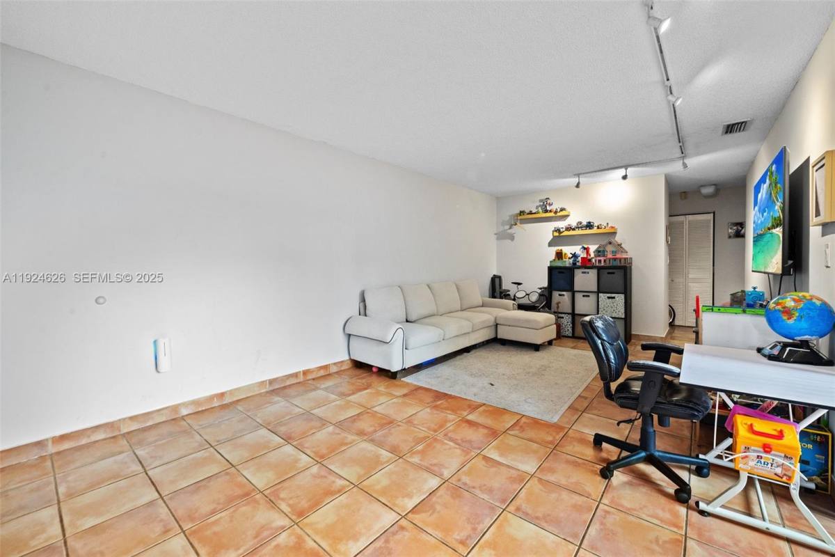 Townhouse for rent at 11840 SW 80th St #526, Miami, FL 33183