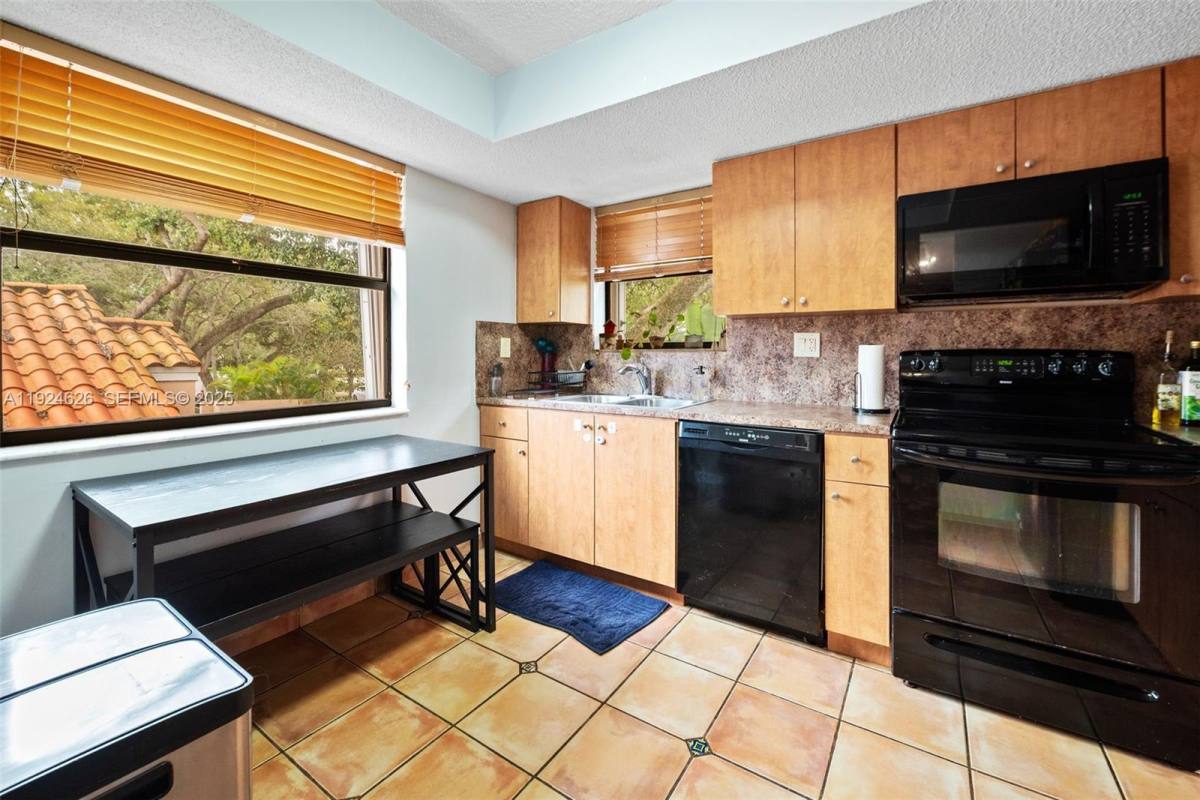 Townhouse for rent at 11840 SW 80th St #526, Miami, FL 33183