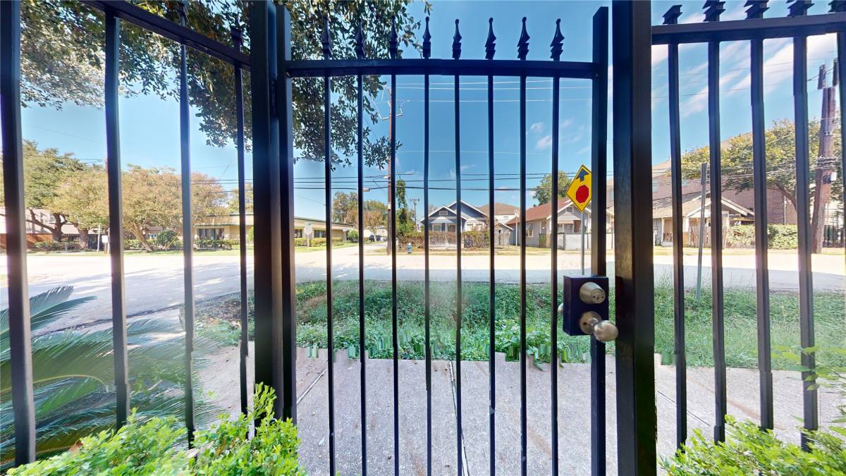 Apartment for rent at 328 Malone St #328, Houston, TX 77007