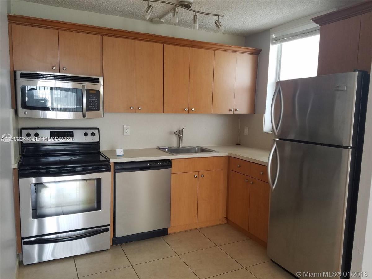 Apartment for rent at 1801 S Treasure Dr #417, Miami Beach, FL 33141