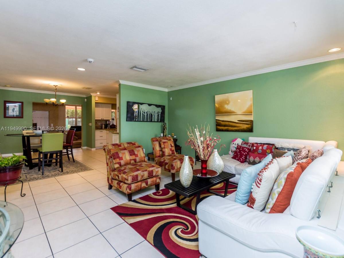 Apartment for rent at 5524 Garfield St, Hollywood, FL 33021