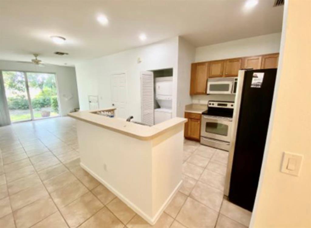 Apartment for rent at 8720 Cypress Walk Court, Fort Lauderdale, FL 33321