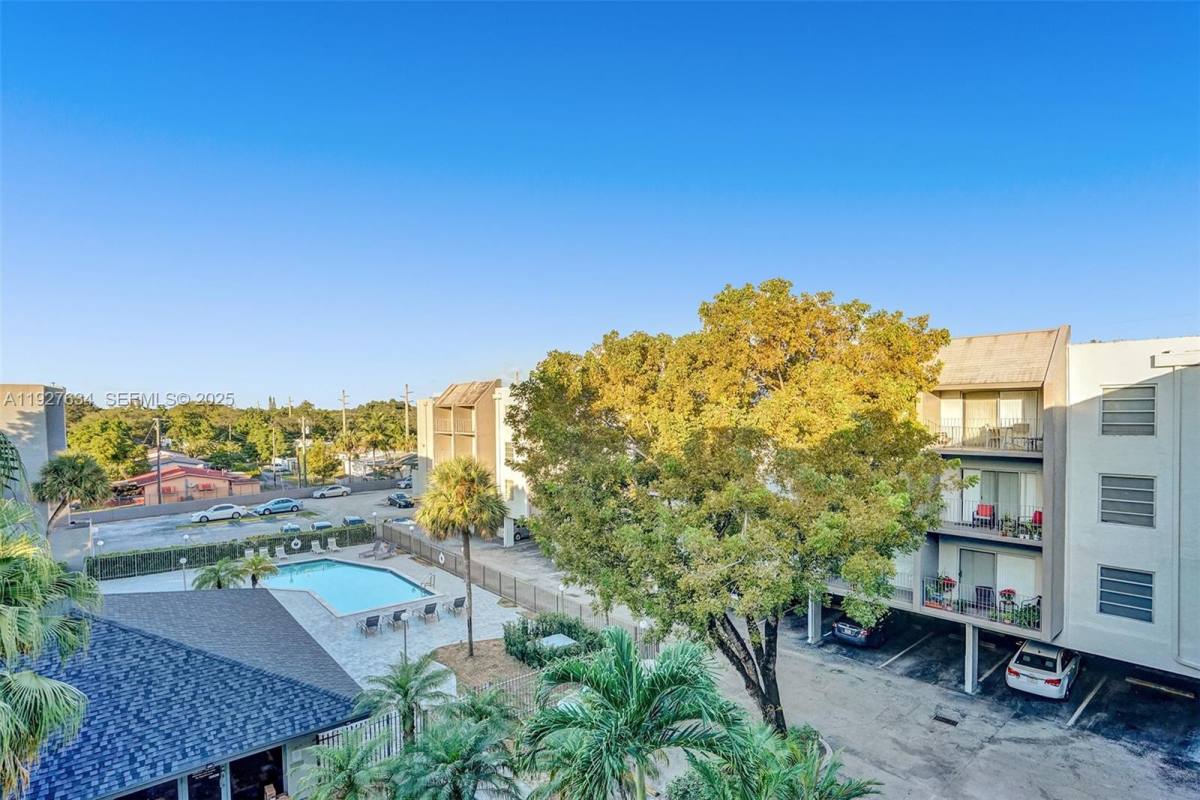 Apartment for rent at 1595 NE 135th St #334, Miami, FL 33161