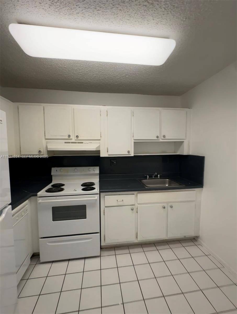 Apartment for rent at 1595 NE 135th St #334, Miami, FL 33161