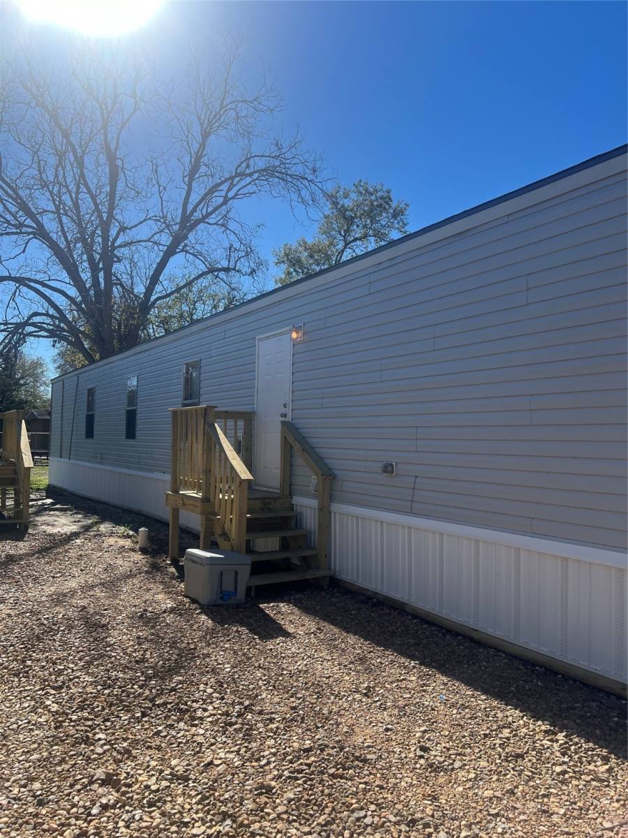 Apartment for rent at 1412 Austin St, Bay City, TX 77414