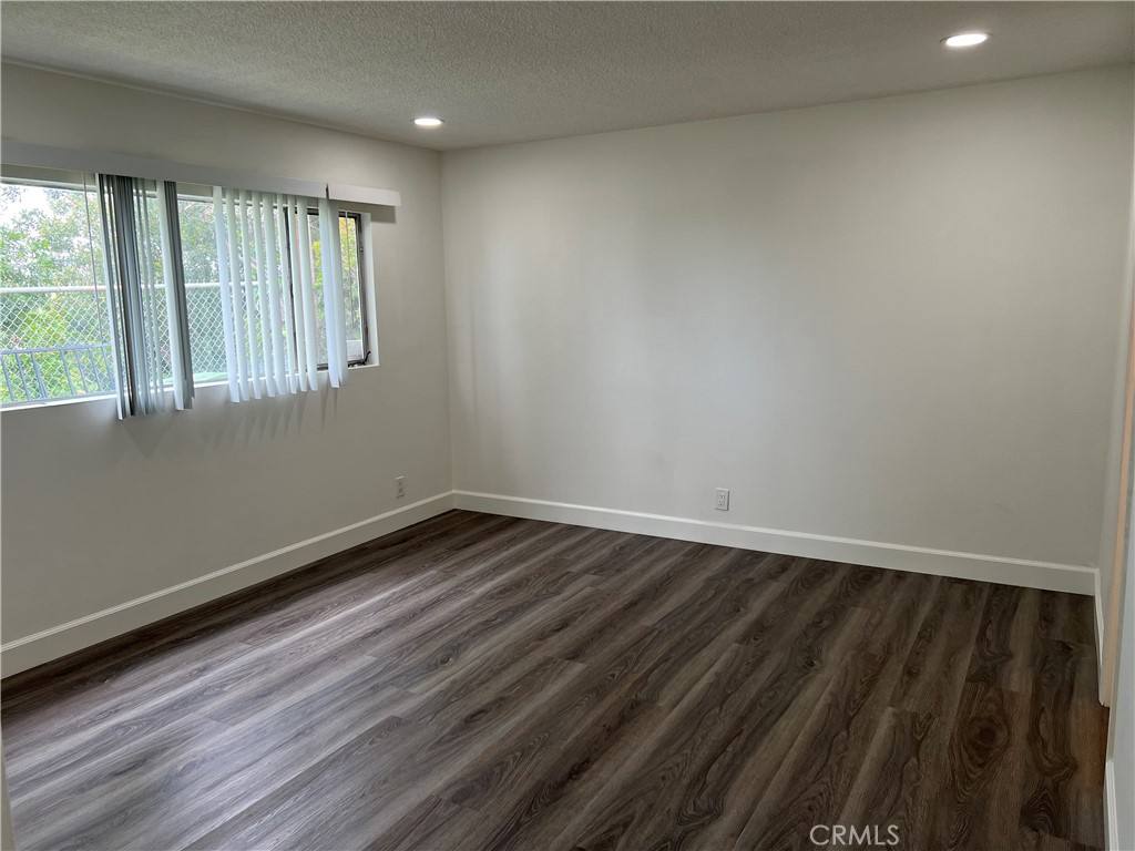 Apartment for rent at 6109 S La Cienega Blvd, Los Angeles, CA 90056