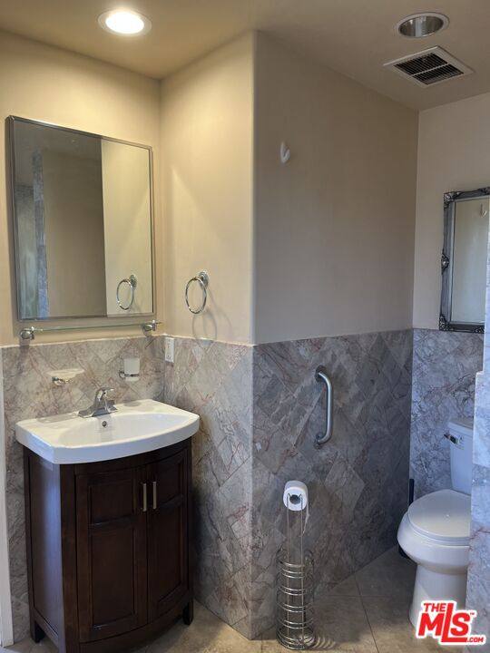 Apartment for rent at 16925 Dormie Place #16925ADU, Encino, CA 91436