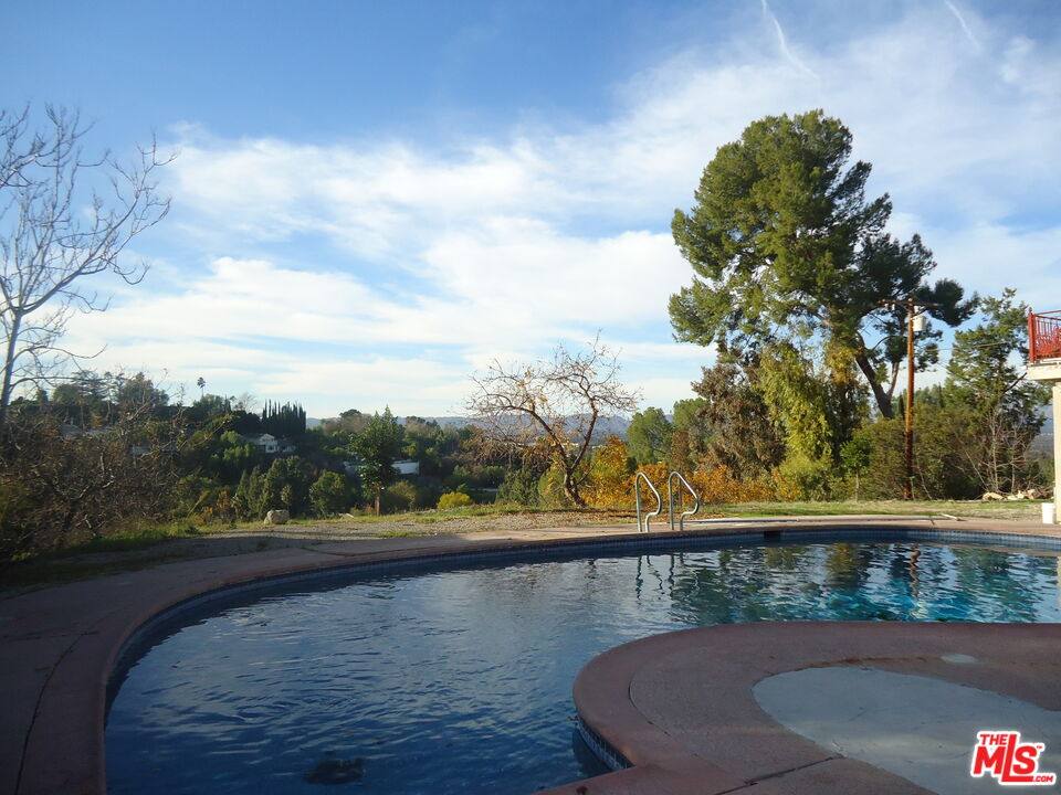 Apartment for rent at 16925 Dormie Place #16925ADU, Encino, CA 91436