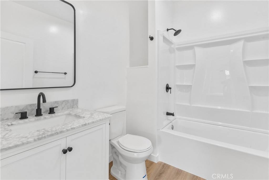 Apartment for rent at 2636 Normandie Ave, Los Angeles, CA 90007