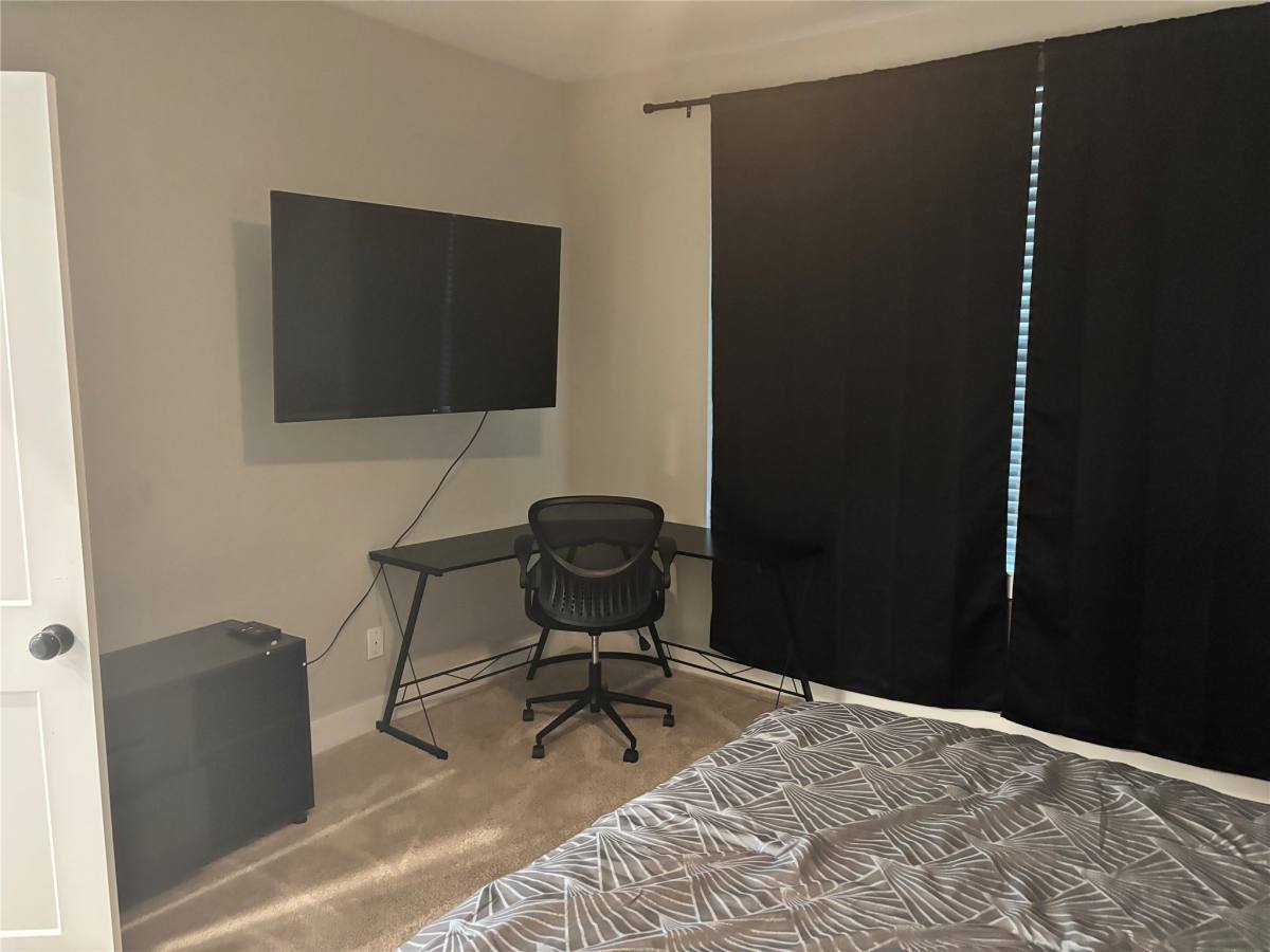 Apartment for rent at 6831 Paris St, Houston, TX 77021