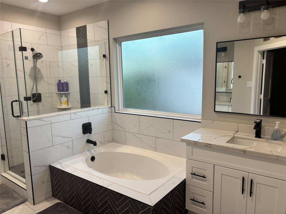 Apartment for rent at 6831 Paris St, Houston, TX 77021