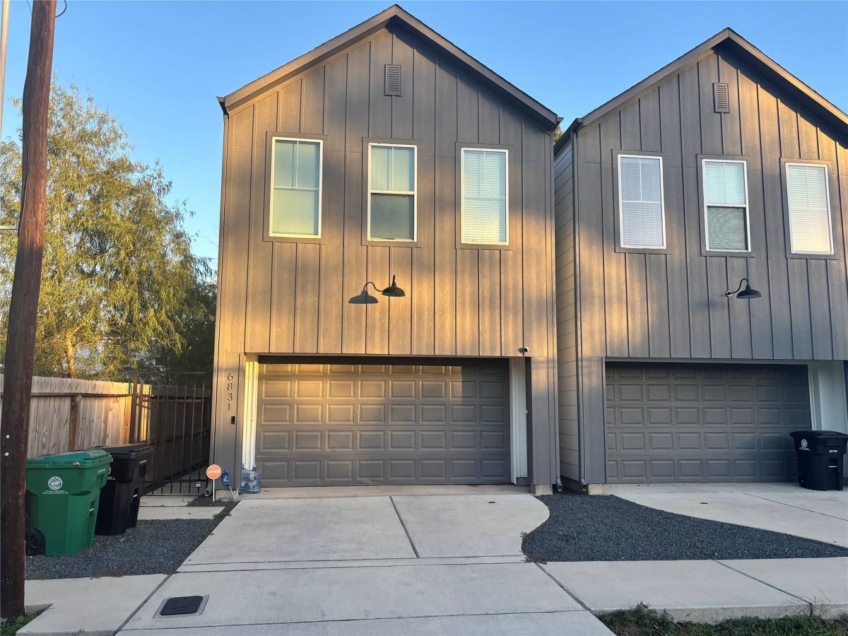 Apartment for rent at 6831 Paris St, Houston, TX 77021