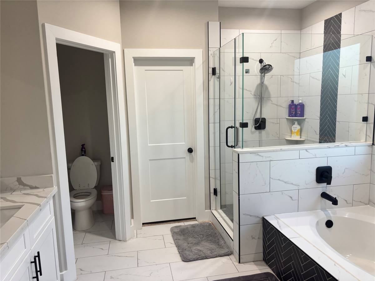 Apartment for rent at 6831 Paris St, Houston, TX 77021