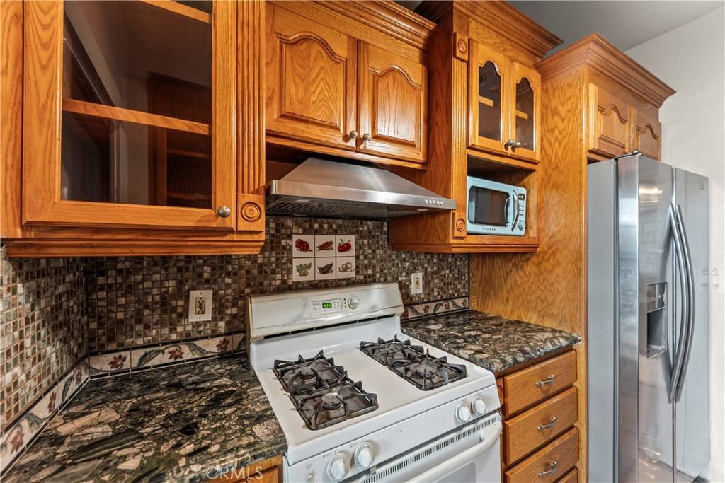 Apartment for rent at 1065 Laguna Ave, Los Angeles, CA 90026