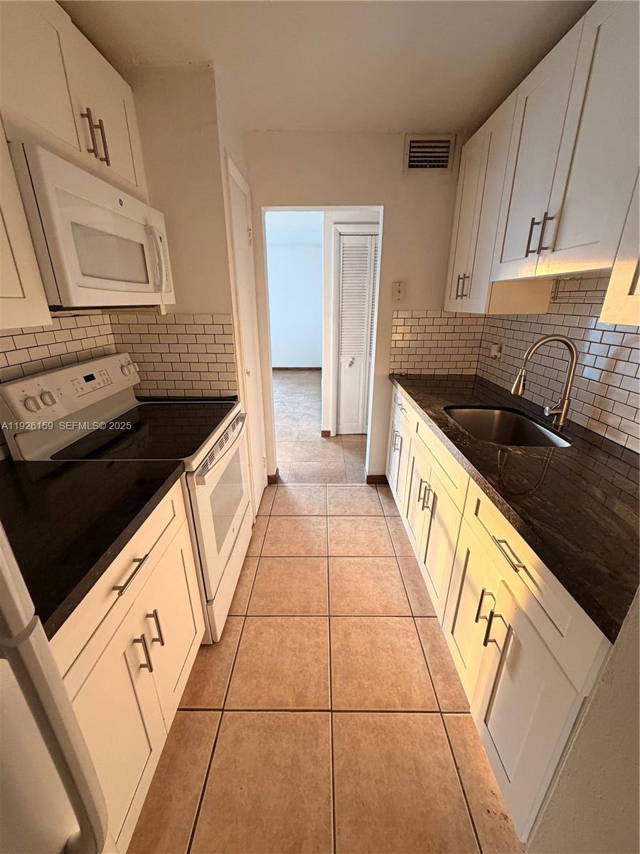 Condo for rent at 7250 SW 94th Place #7250B8, Miami, FL 33173