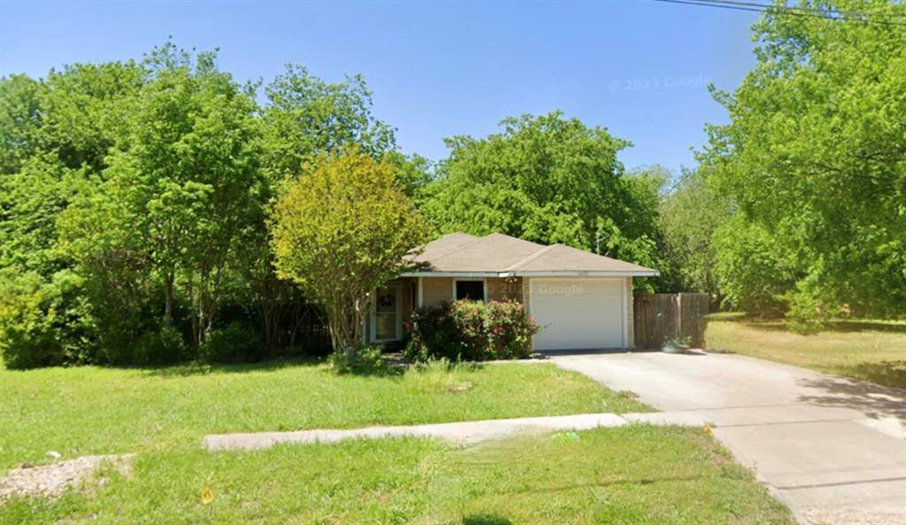 Apartment for rent at 1402 S Montgomery St, Sherman, TX 75090