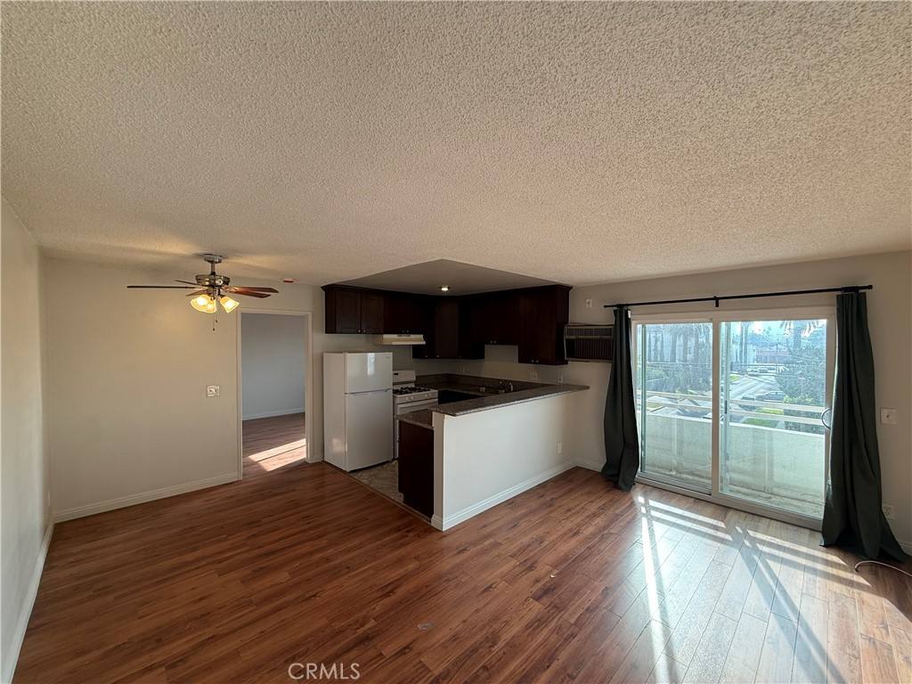 Apartment for rent at 400 N Hobart Blvd #301, Los Angeles, CA 90004