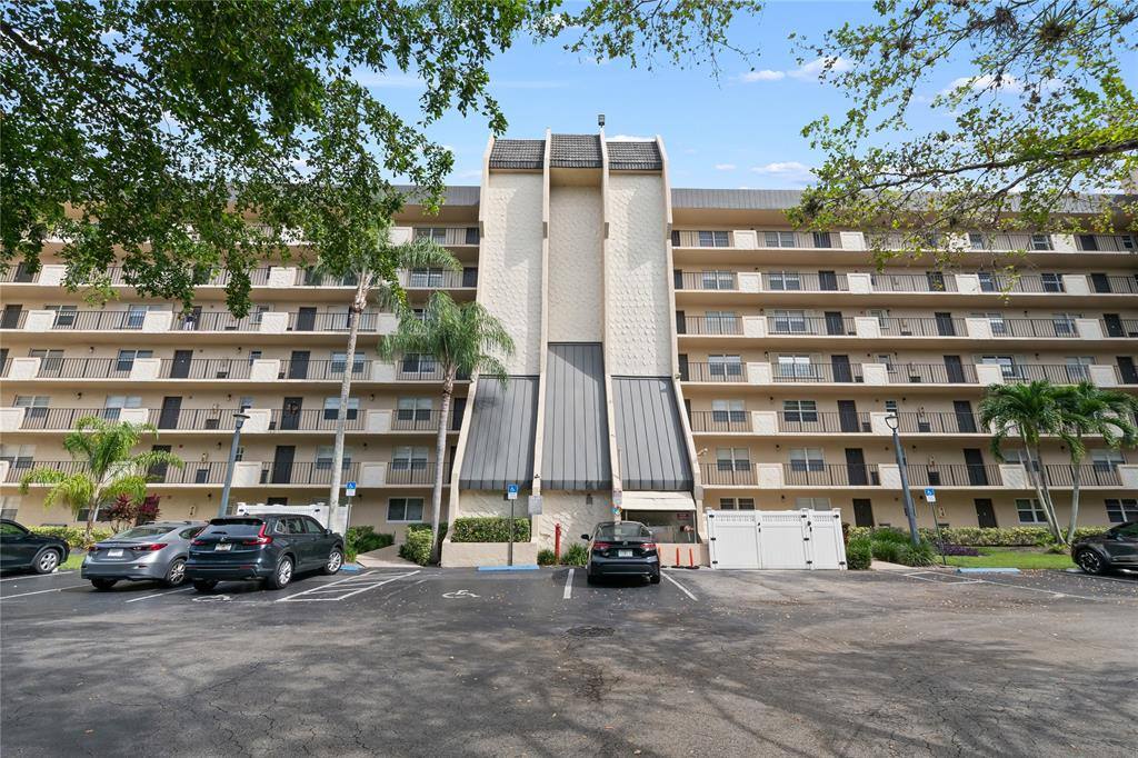 Condo for rent at 3300 W Rolling Hills Circle #610, Fort Lauderdale, FL 33328