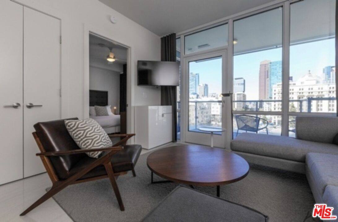 Apartment for rent at 3033 Wilshire Blvd #1401, Los Angeles, CA 90020