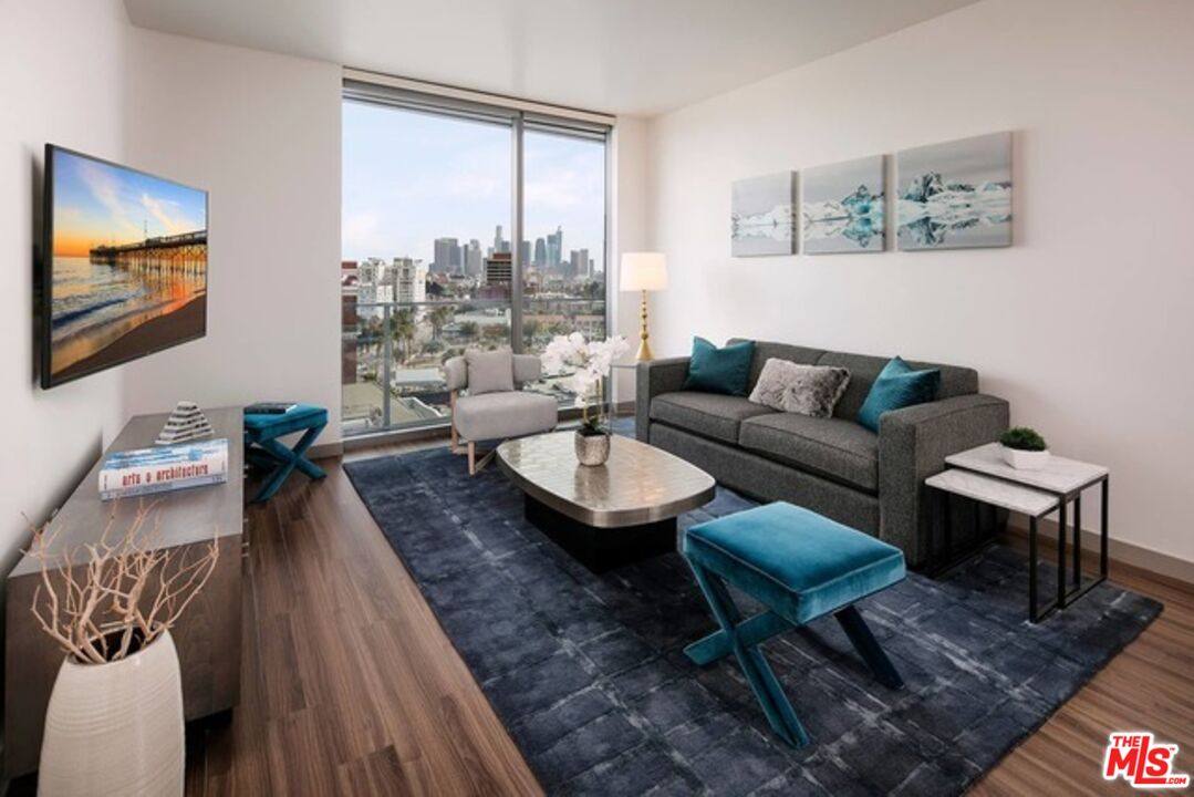 Apartment for rent at 3033 Wilshire Blvd #1401, Los Angeles, CA 90020