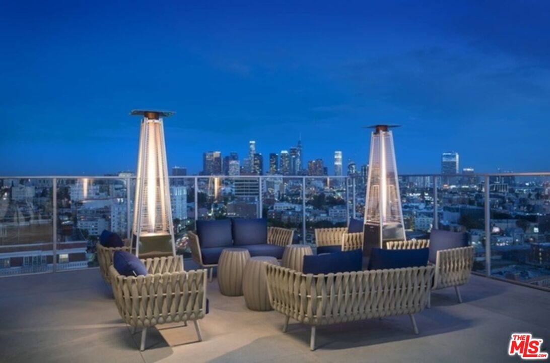 Apartment for rent at 3033 Wilshire Blvd #1401, Los Angeles, CA 90020