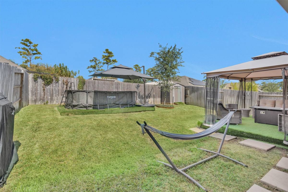 Apartment for rent at 18544 Meadow Point Lane, Montgomery, TX 77316
