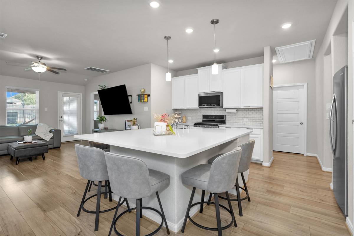 Apartment for rent at 18544 Meadow Point Lane, Montgomery, TX 77316