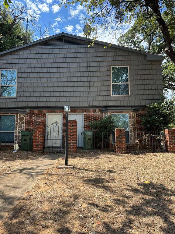Apartment for rent at 1904 W Sanford St, Arlington, TX 76012