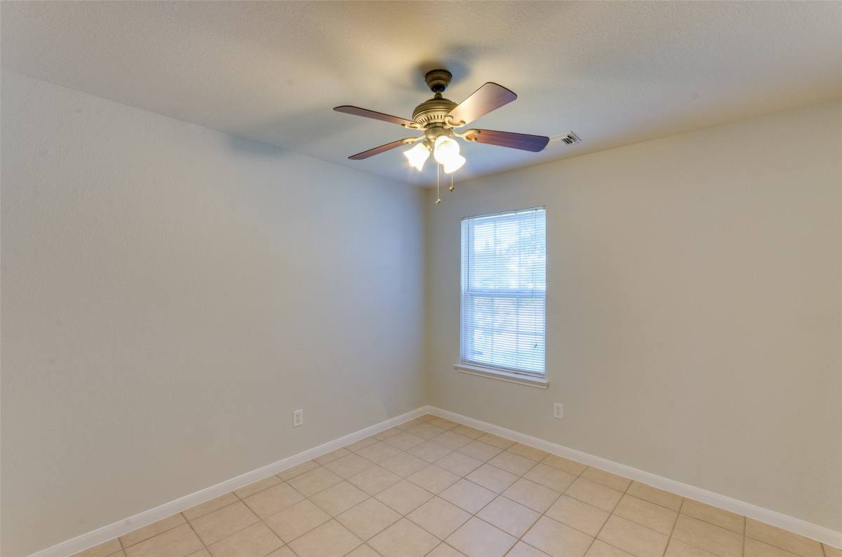 Apartment for rent at 3302 Legends Landing Dr, Spring, TX 77386