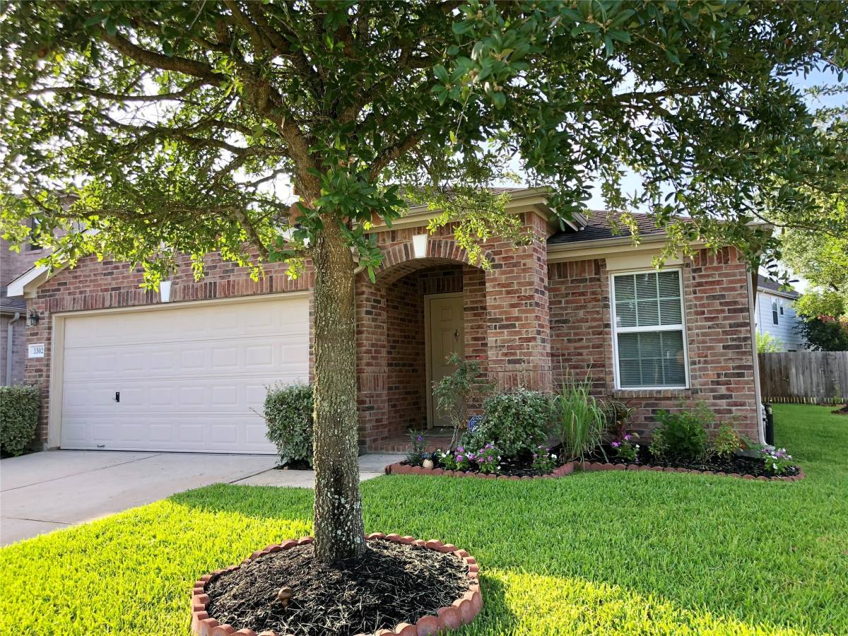 Apartment for rent at 3302 Legends Landing Dr, Spring, TX 77386