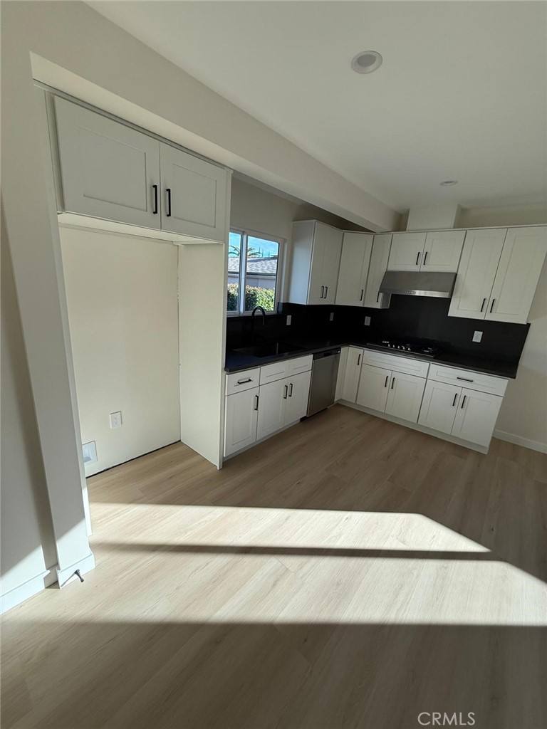 Apartment for rent at 8601 Delco Ave #86011 2, Winnetka, CA 91306