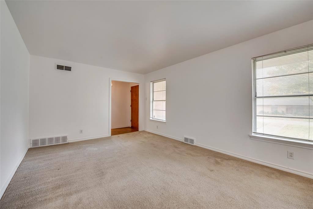 Apartment for rent at 1002 Majors Dr, Mesquite, TX 75149