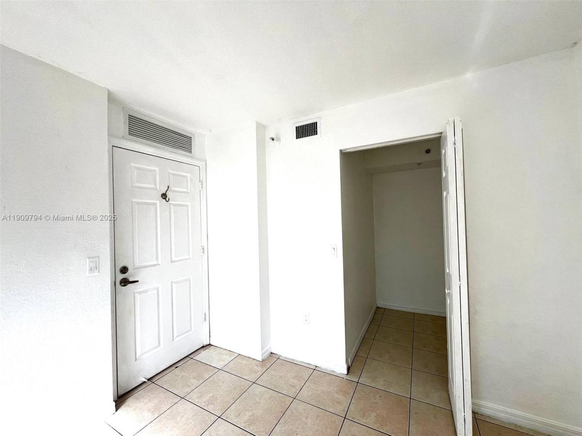 Apartment for rent at 13820 NE 3rd Court #109, Miami, FL 33161