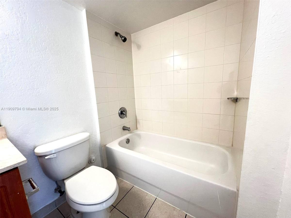 Apartment for rent at 13820 NE 3rd Court #109, Miami, FL 33161