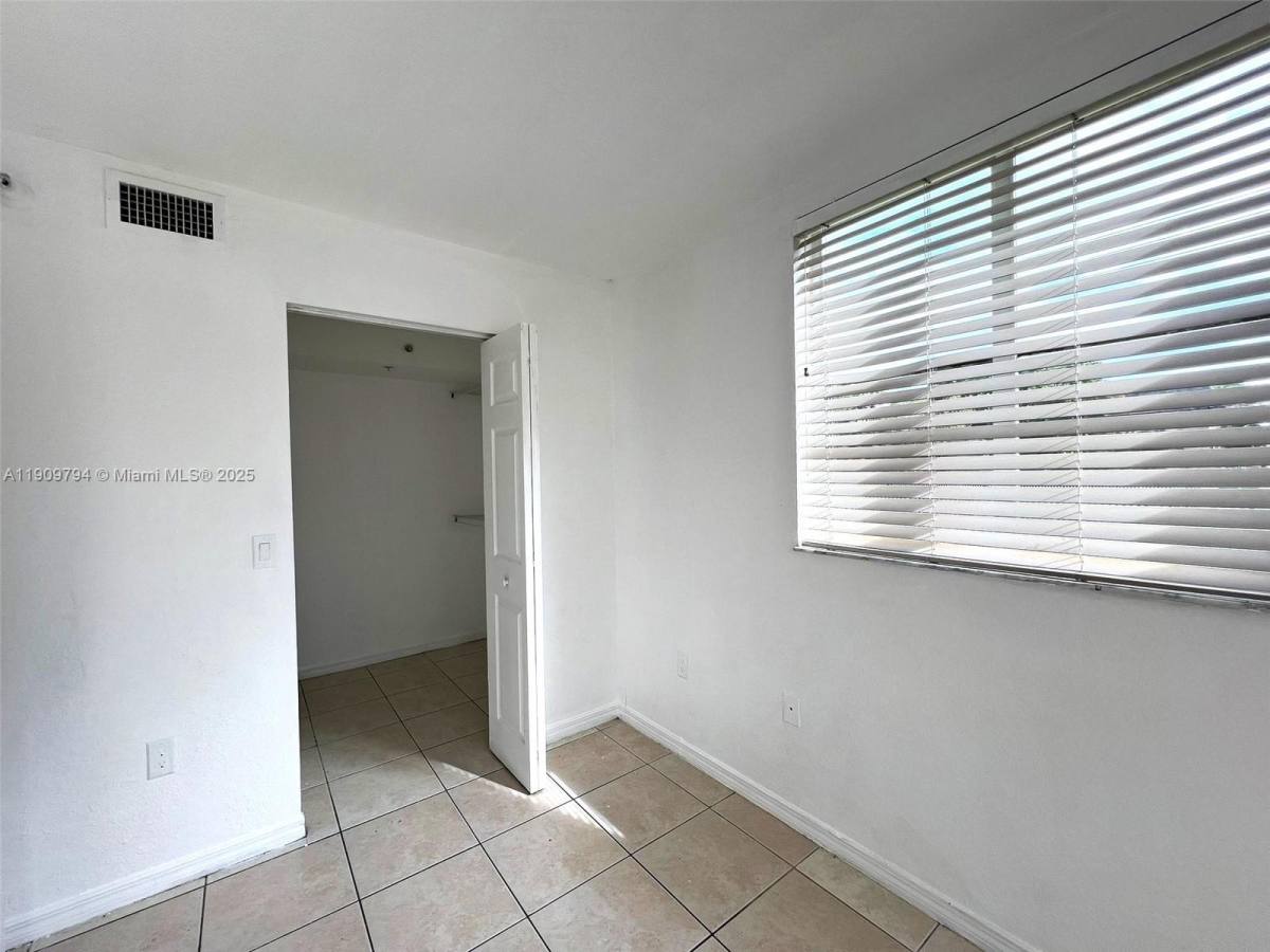 Apartment for rent at 13820 NE 3rd Court #109, Miami, FL 33161