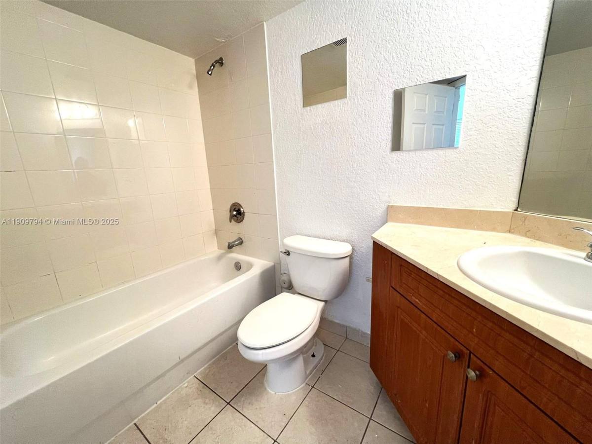 Apartment for rent at 13820 NE 3rd Court #109, Miami, FL 33161