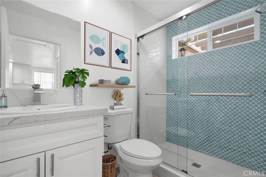 Townhouse for rent at 14241-2 Magnolia Blvd, Sherman Oaks, CA 91423