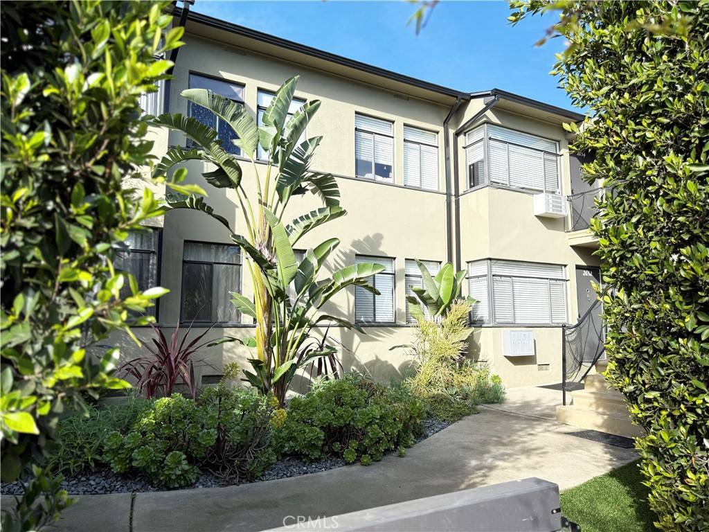 Apartment for rent at 2652 23rd St, Santa Monica, CA 90405