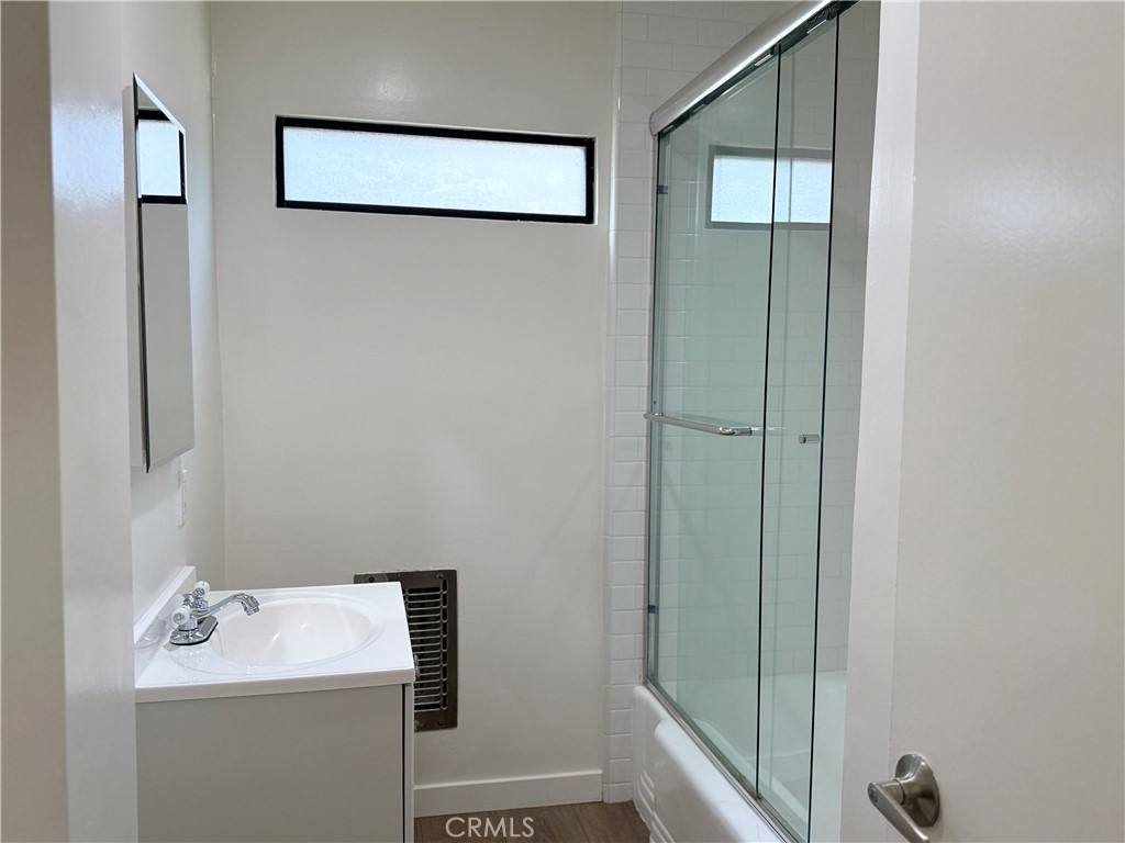 Apartment for rent at 2652 23rd St, Santa Monica, CA 90405