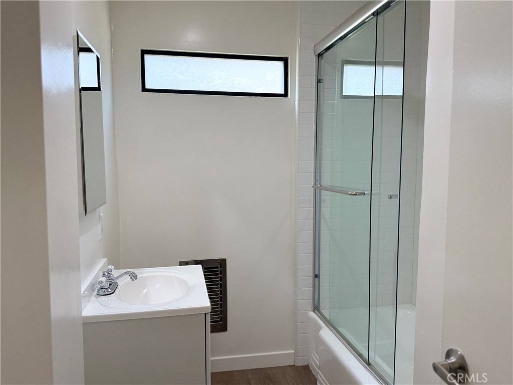 Apartment for rent at 2652 23rd St, Santa Monica, CA 90405