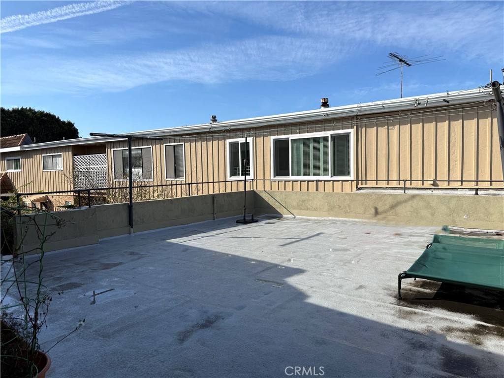 Apartment for rent at 2652 23rd St, Santa Monica, CA 90405