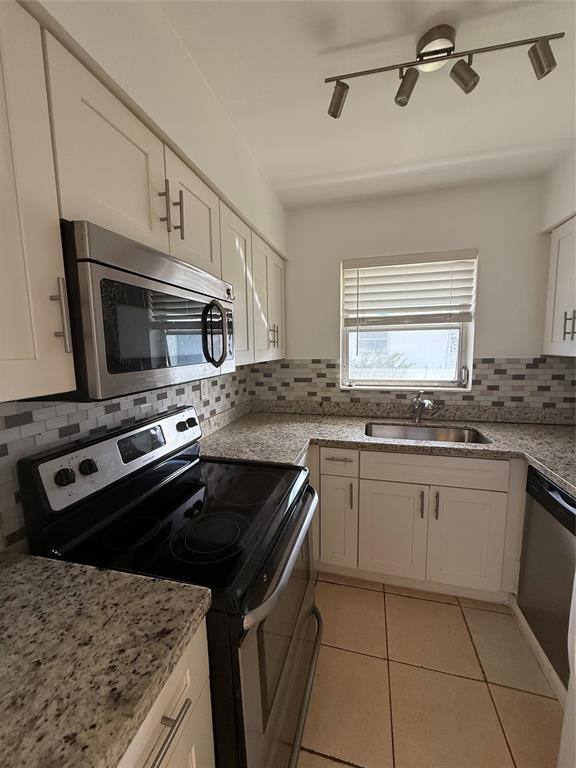 Apartment for rent at 237 SE Park St #237-2, Dania, FL 33004